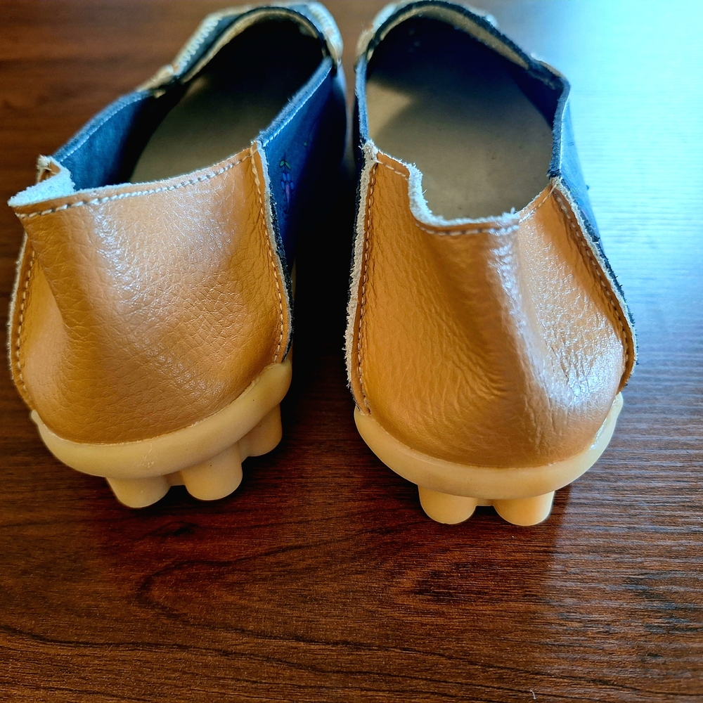 NWOT Blue Tan Moccasins w Perforated Design Teal Breathable Leather Sz 9 - Picture 6 of 7